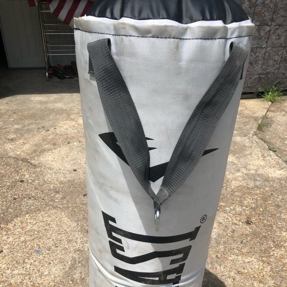 Different items - Picture 3 of 5